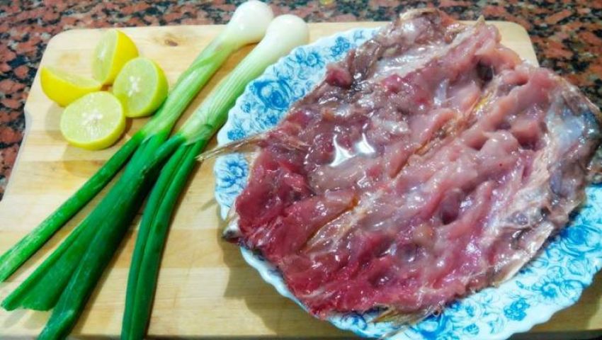 بالكوميكس| هكذا سخر رواد السوشيال ميديا من تناول فسيخ شم النسيم