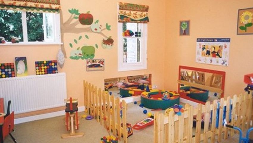 في 10 نقاط..كل ما تحتاج معرفته عن الحضانات المنزلية