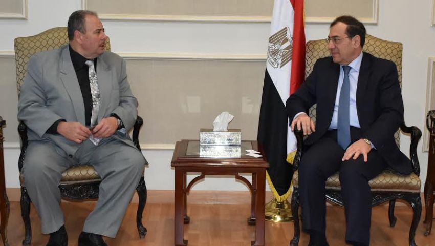 وزير البترول يستعرض زيادة نسب اﻻستثمارات مع رومانيا