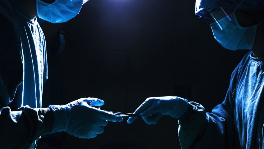 أفارقة يائسون وعصابات لا  ترحم.. مصر تكافح سرقة أعضاء المهاجرين
