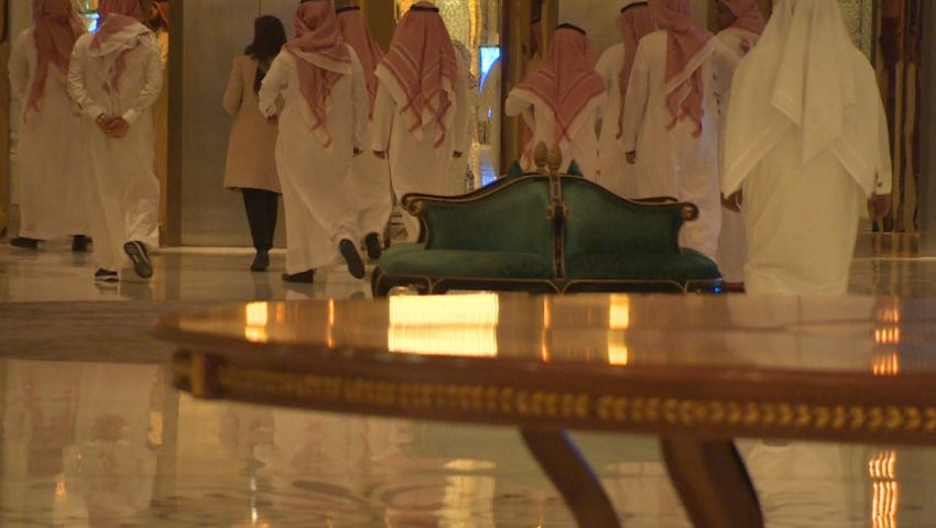 داخل سجن الأمراء.. محققون أجانب ومحاولات انتحار وصفقات على الطاولة 