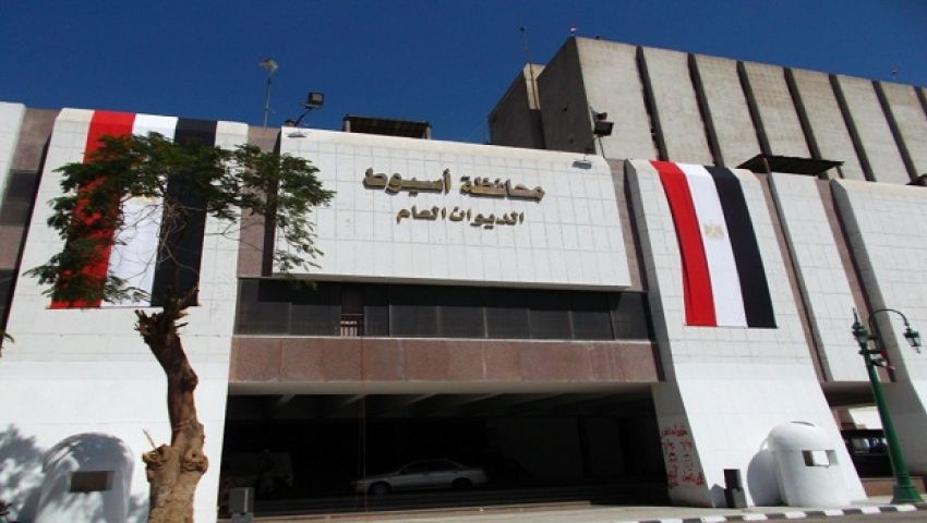 الانتهاء من تنفيذ بعض مشروعات الكهرباء والرصف بأسيوط