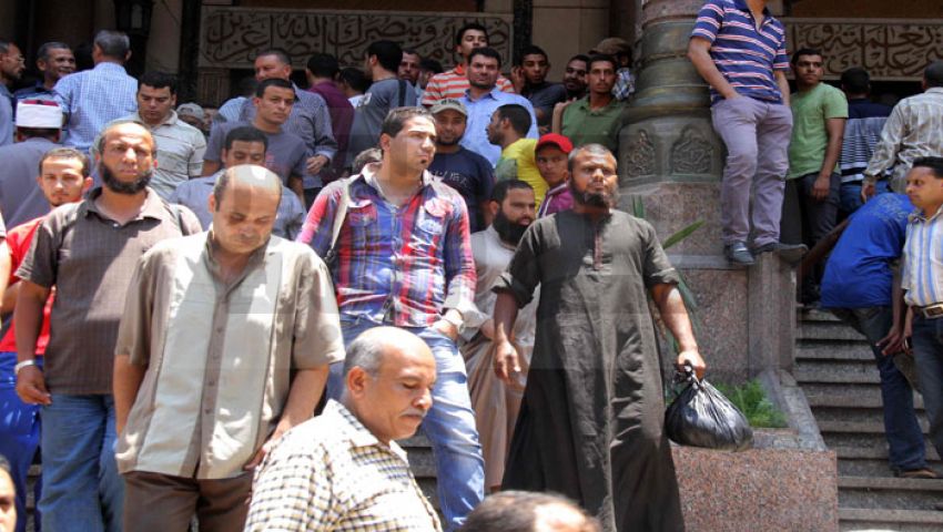 بالصور..خروج جميع المحاصرين بمسجد الفتح